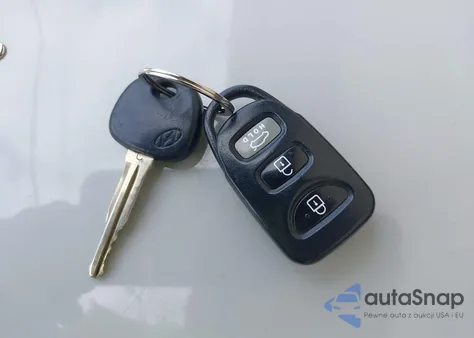 2015 Hyundai Elantra Se from USA, damaged, VIN 5NPDH4AE0FH569843